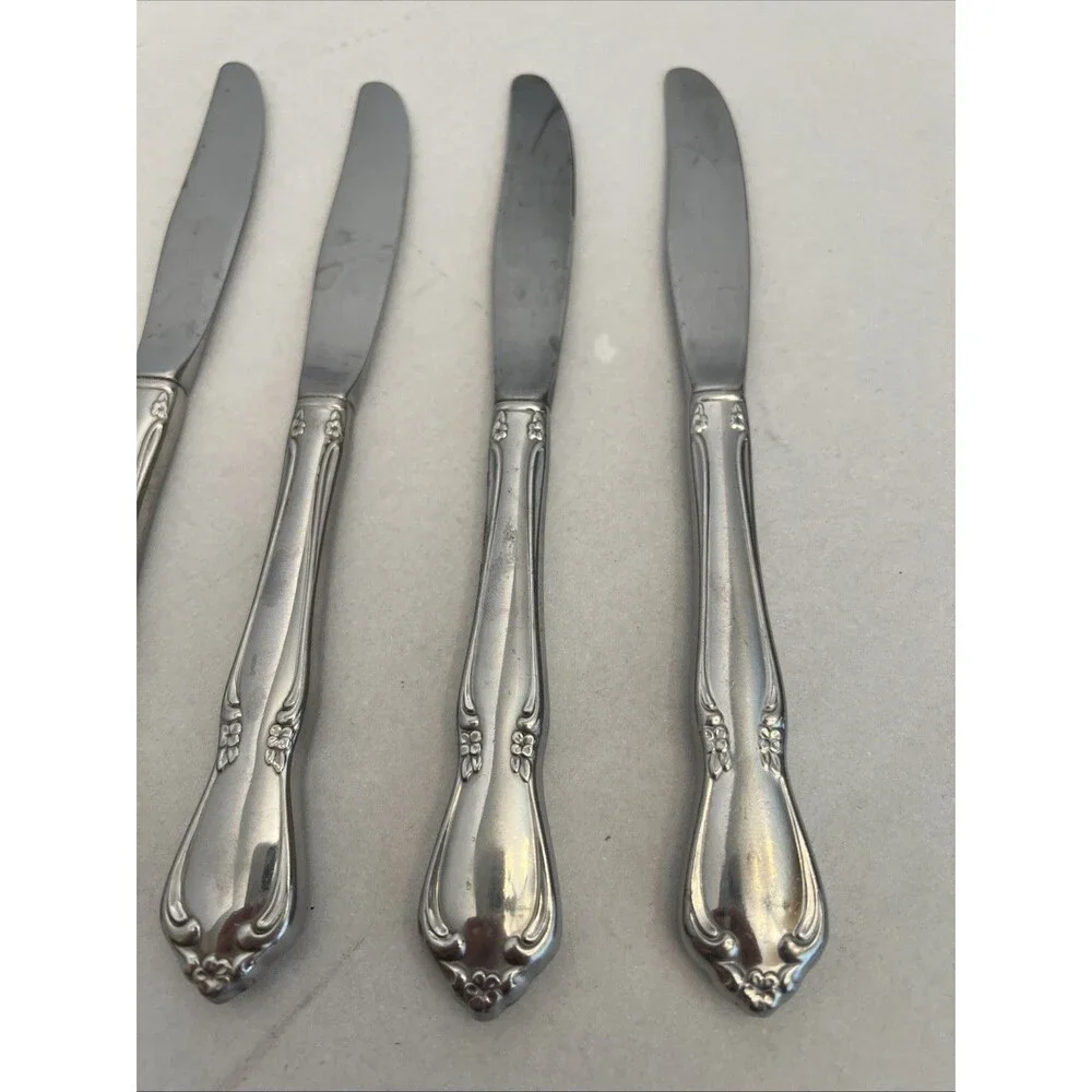 Set of 4 Oneidacraft Deluxe Chateau Stainless Steel Dinner Knives